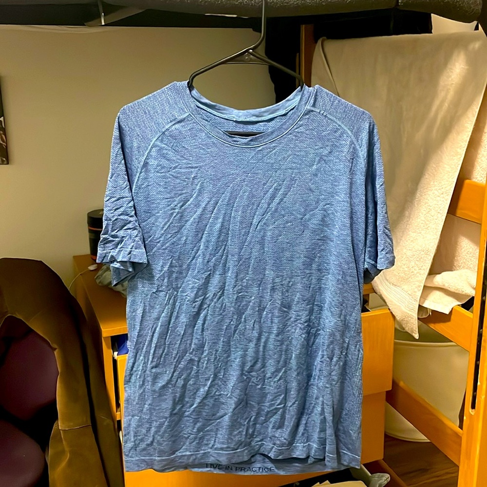 Great condition mens lulu lemon shirt